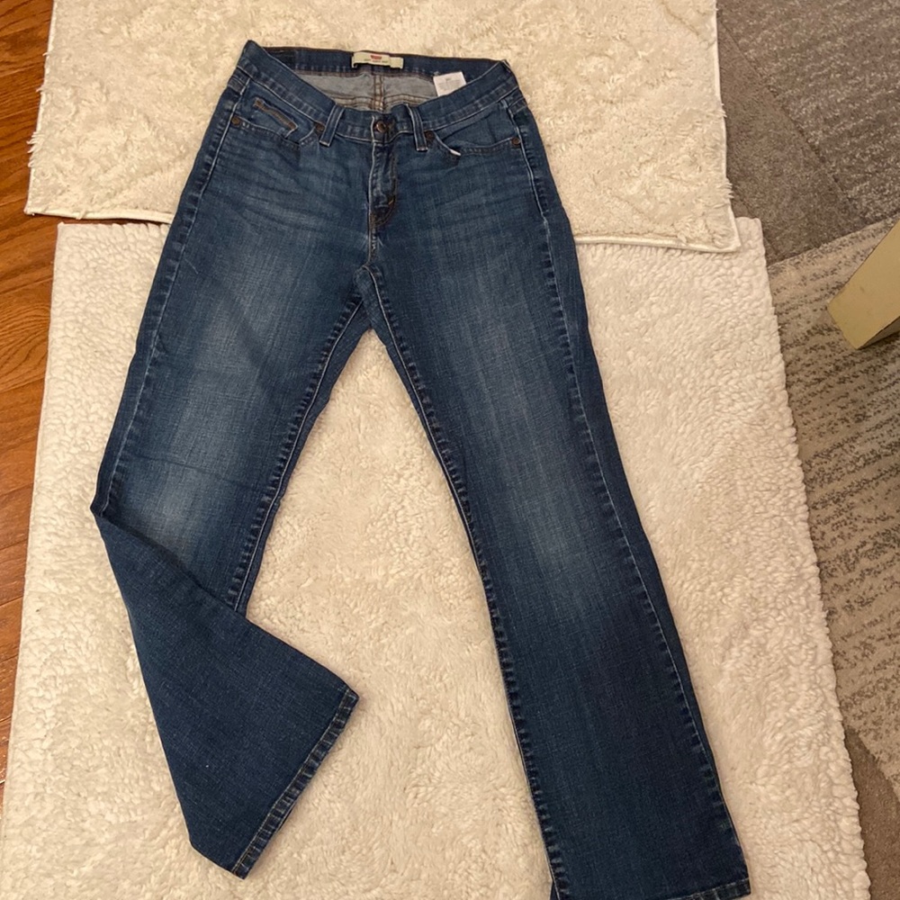 Levi’s 529 curvy boot jeans in 10 medium. These are in excellent condition.